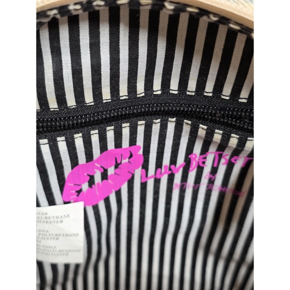 Betsey Johnson Tie Dye Denim Mini Backpack Blue Jean Quilted Flowers Bag 90s y2k - Picture 4 of 15